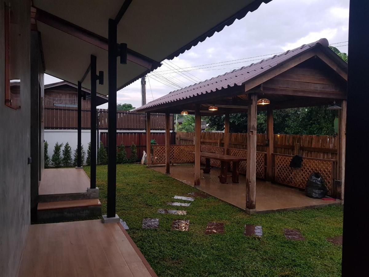 Kedthawa เฮือนภูผา Ferienhaus *