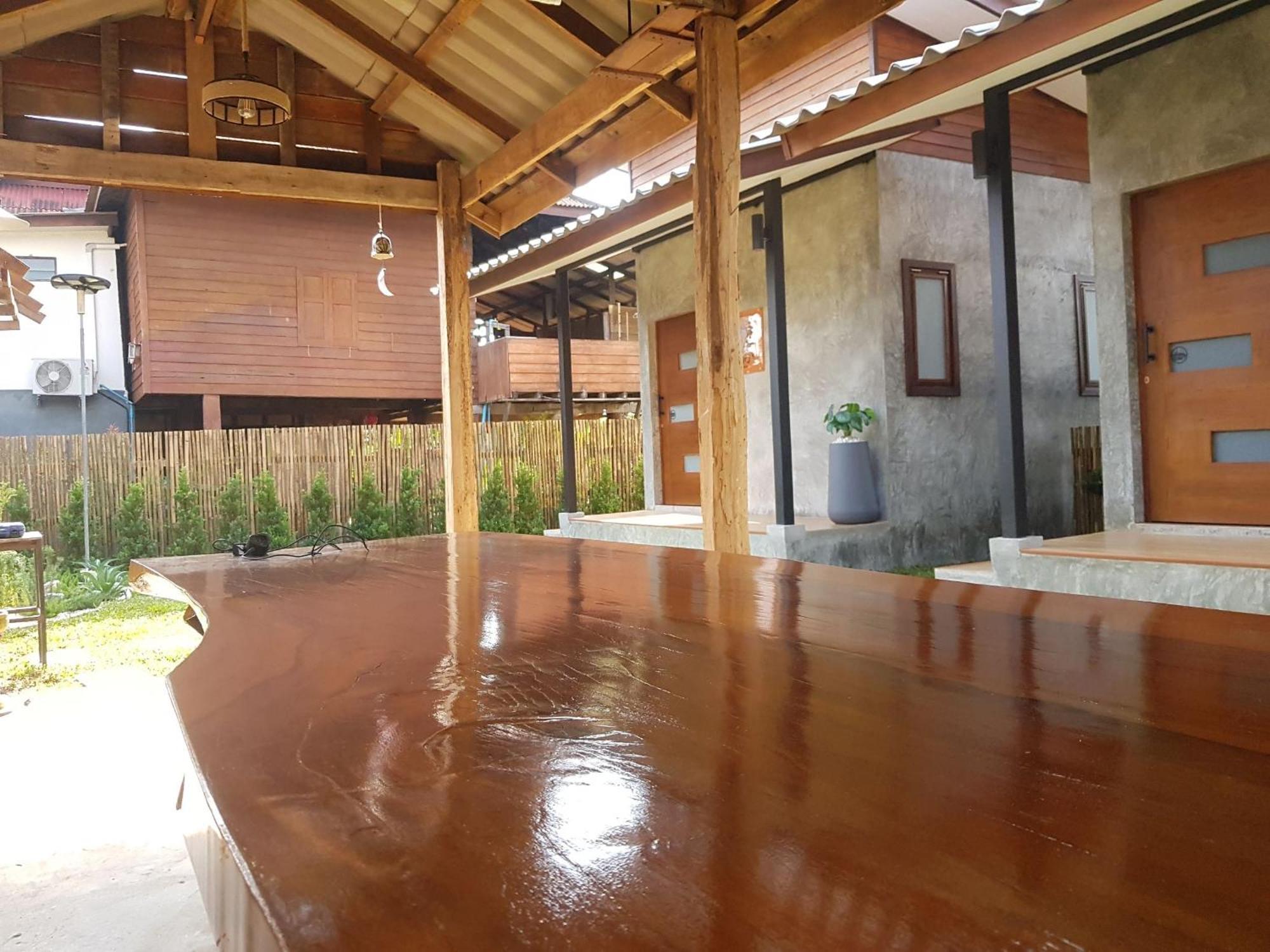 Kedthawa เฮือนภูผา Ferienhaus Ban Cho Lae